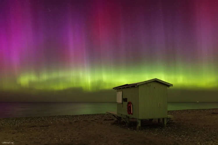 Ekstrem kraftig og bredt Nordlys - Hele billedefeltet blev udfyldt på Fullframe kamera og 20mm objektiv